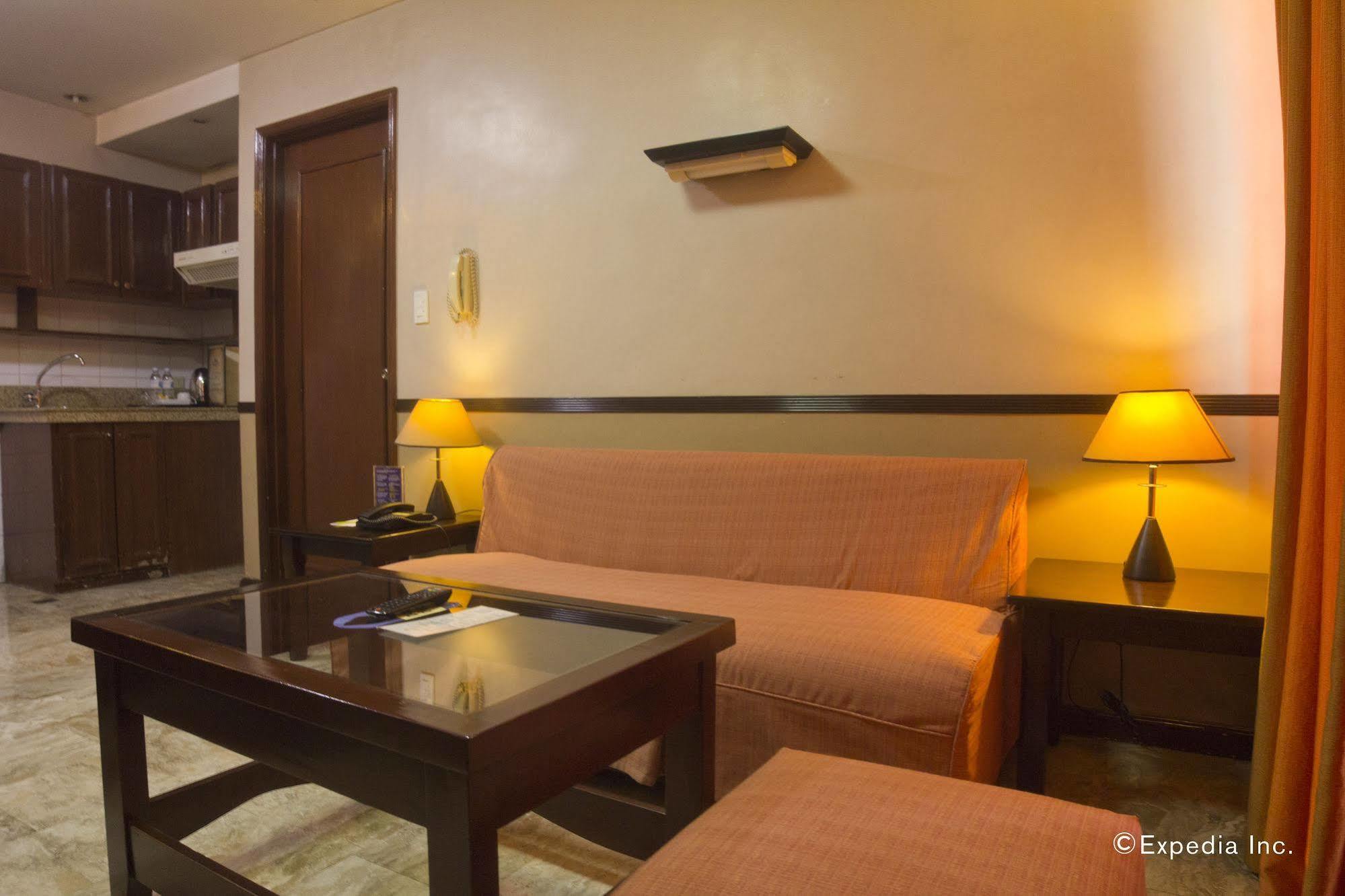 Fernandina 88 Suites Hotel Quezon City Zewnętrze zdjęcie