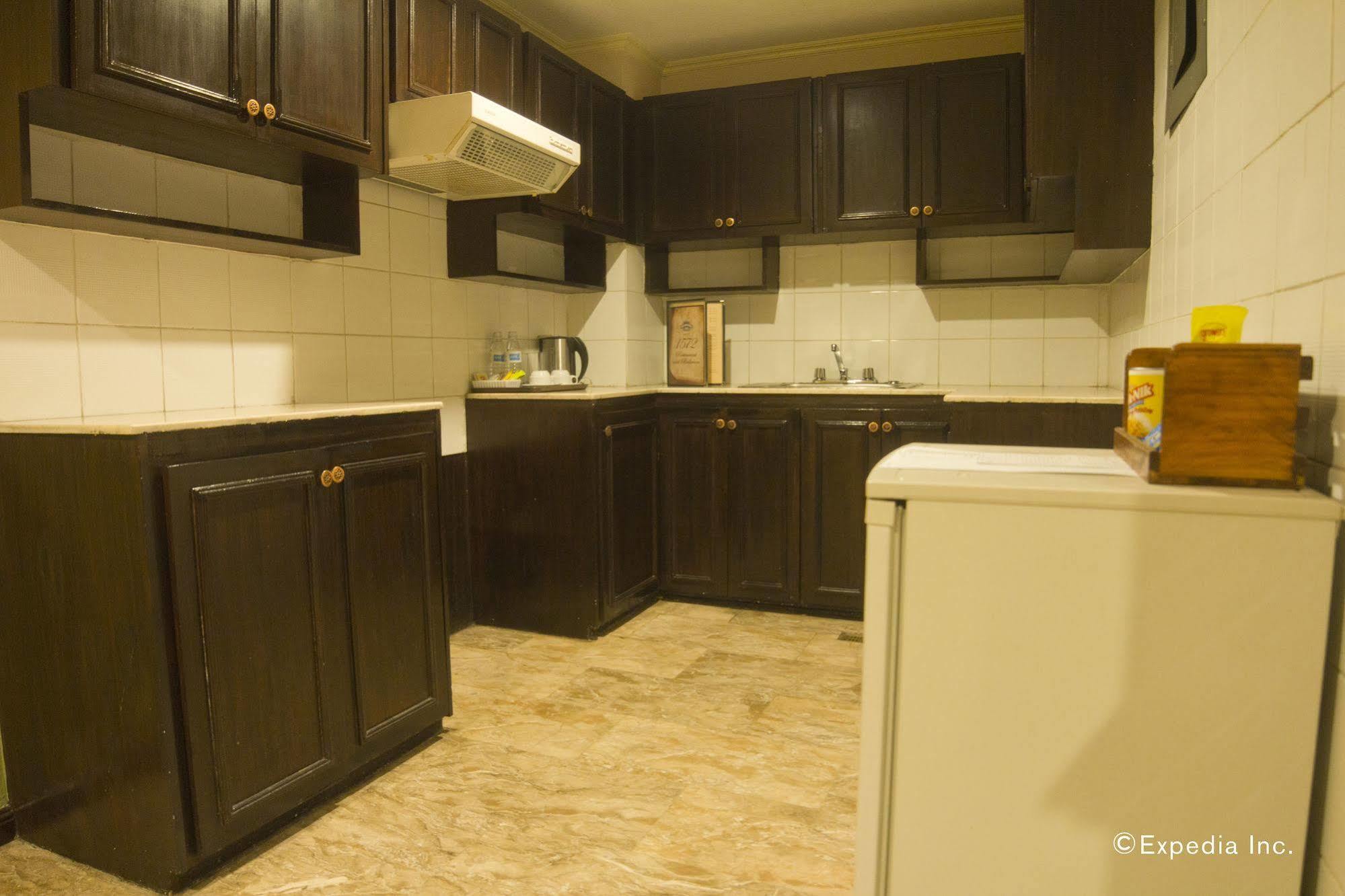 Fernandina 88 Suites Hotel Quezon City Zewnętrze zdjęcie