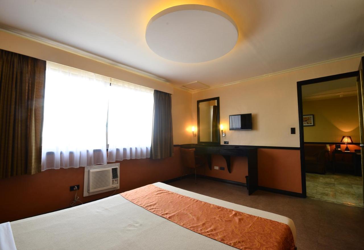 Fernandina 88 Suites Hotel Quezon City Zewnętrze zdjęcie